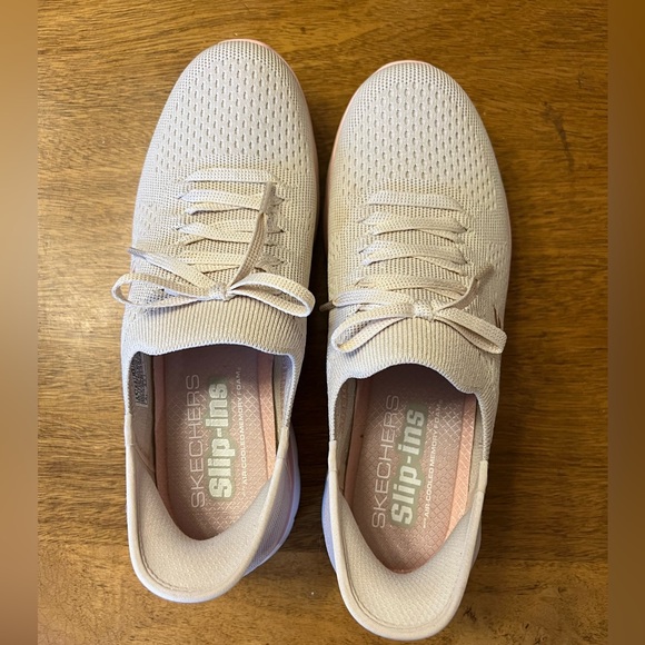 Skechers hands free slip-in sneakers - Summits - New Daily pink 8.5 NWOT - Picture 4 of 8